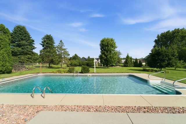 5794 E 107th Place, Crown Point, IN 46307