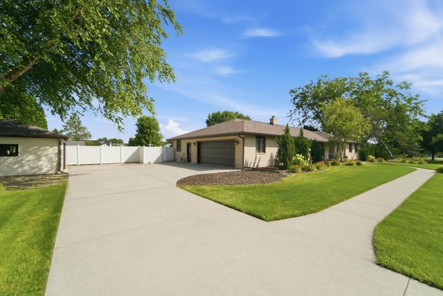 5794 E 107th Place, Crown Point, IN 46307