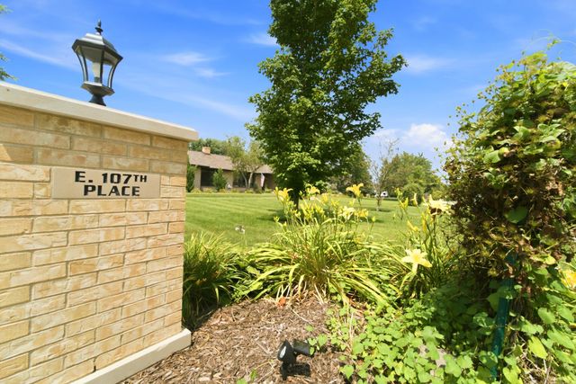 5794 E 107th Place, Crown Point, IN 46307