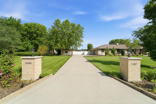 5794 E 107th Place, Crown Point, IN 46307