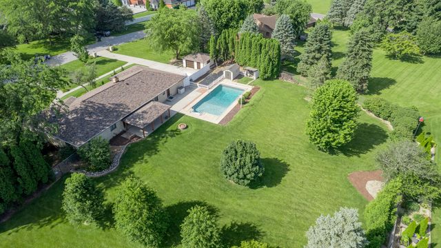 5794 E 107th Place, Crown Point, IN 46307