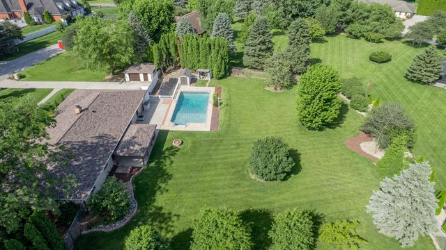 5794 E 107th Place, Crown Point, IN 46307