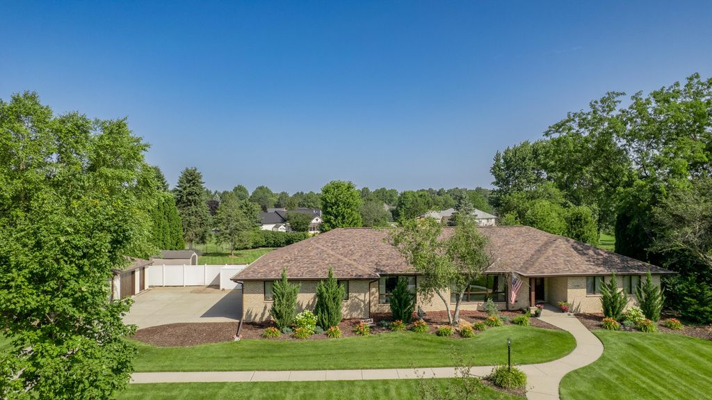 5794 E 107th Place, Crown Point, IN 46307