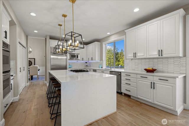 2046 277th Avenue SE, Sammamish, WA 98075
