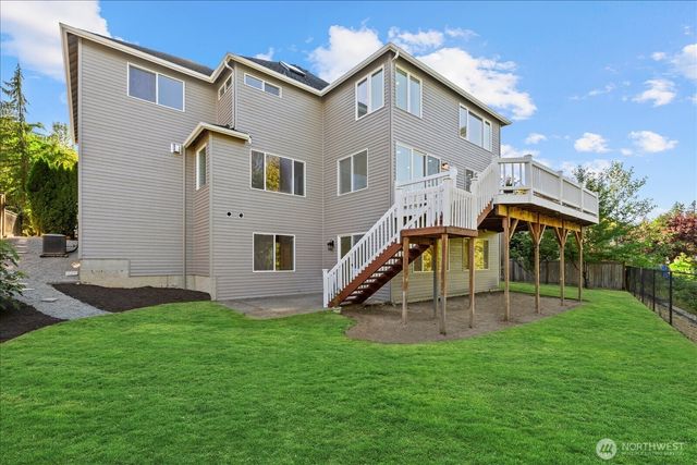 2046 277th Avenue SE, Sammamish, WA 98075