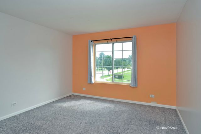 300 Briarwood Lane, Algonquin, IL 60102