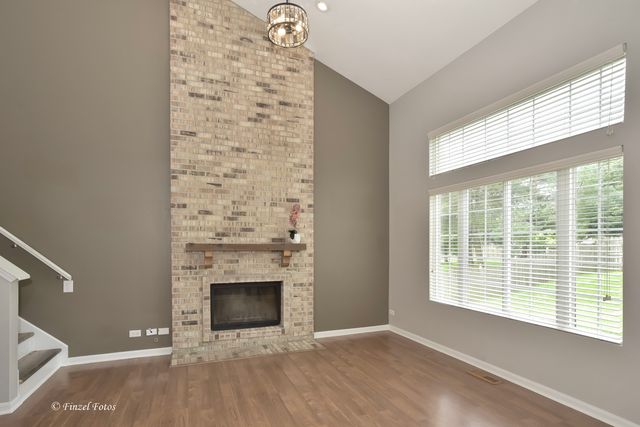 300 Briarwood Lane, Algonquin, IL 60102