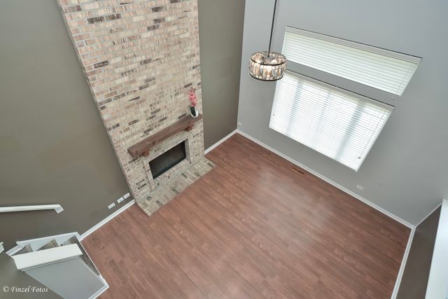 300 Briarwood Lane, Algonquin, IL 60102