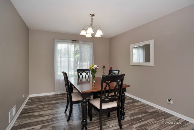 300 Briarwood Lane, Algonquin, IL 60102