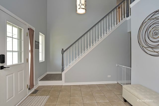 300 Briarwood Lane, Algonquin, IL 60102