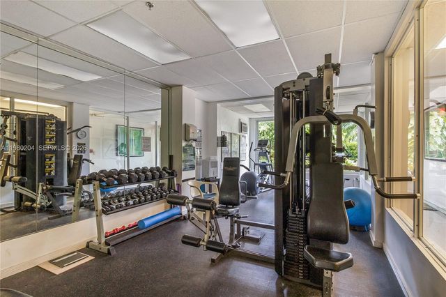 255 W 24th St 107, Miami Beach, FL 33140