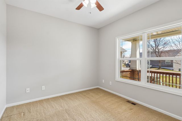 10023 N Glenstone Court, Johnston, IA 50131