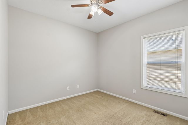 10023 N Glenstone Court, Johnston, IA 50131