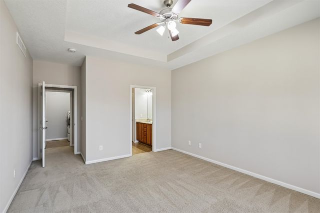 10023 N Glenstone Court, Johnston, IA 50131