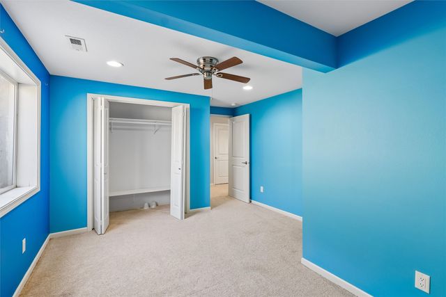 10023 N Glenstone Court, Johnston, IA 50131