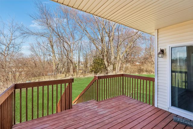 10023 N Glenstone Court, Johnston, IA 50131