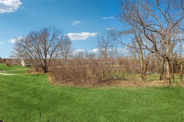 10023 N Glenstone Court, Johnston, IA 50131