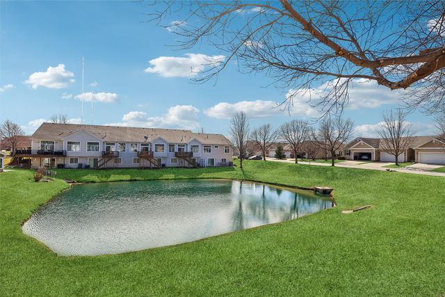 10023 N Glenstone Court, Johnston, IA 50131