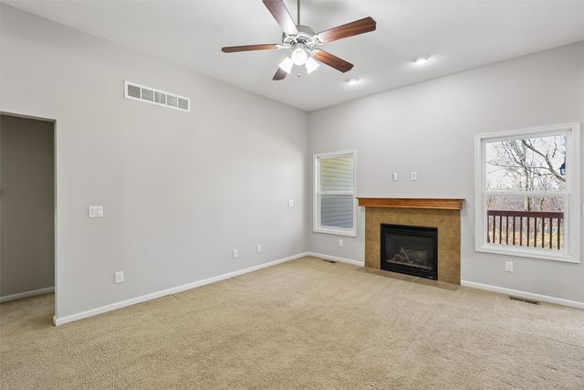 10023 N Glenstone Court, Johnston, IA 50131