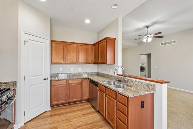 10023 N Glenstone Court, Johnston, IA 50131