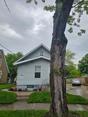 1620 Madison STREET, Manitowoc, WI 54220
