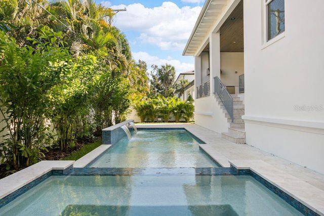 5019 W DICKENS AVENUE, Tampa, FL 33629