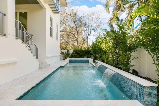 5019 W DICKENS AVENUE, Tampa, FL 33629