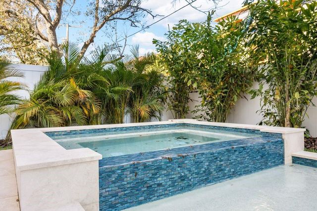 5019 W DICKENS AVENUE, Tampa, FL 33629