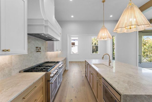 5019 W DICKENS AVENUE, Tampa, FL 33629