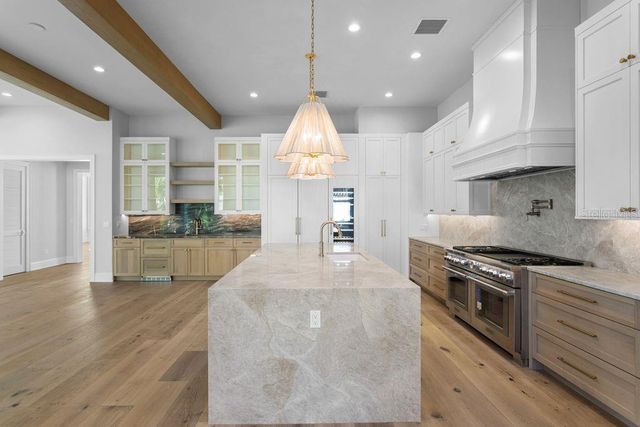 5019 W DICKENS AVENUE, Tampa, FL 33629