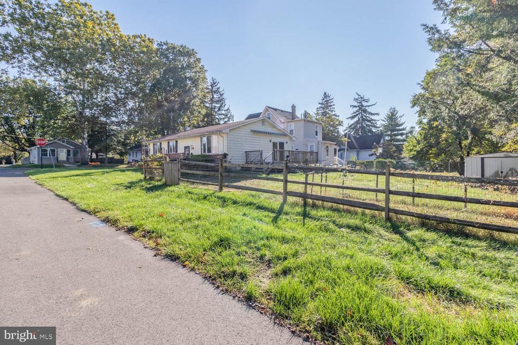 5 LINCOLN AVE, BURLINGTON, NJ 08016 — photo 4