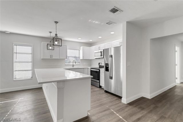 779 108th AVE N, Naples, FL 34108