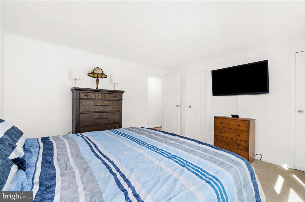 Image 20 of property listing at 7013 MACBETH WAY, Sykesville, MD 21784