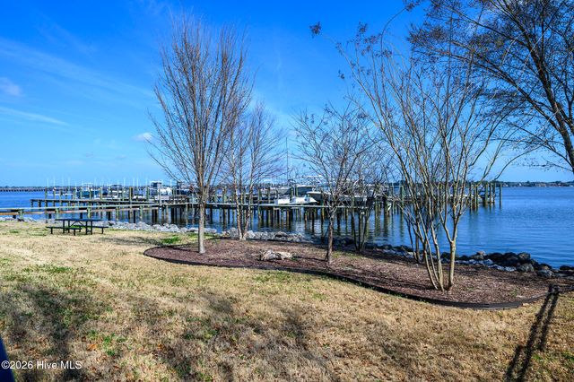 869 Pasteur Street, New Bern, NC 28560