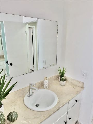 545 Chestnut Avenue 203, Long Beach, CA 90802