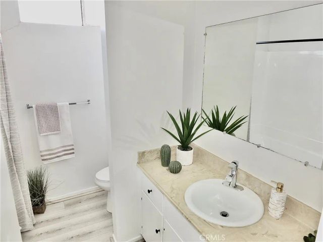 545 Chestnut Avenue 203, Long Beach, CA 90802