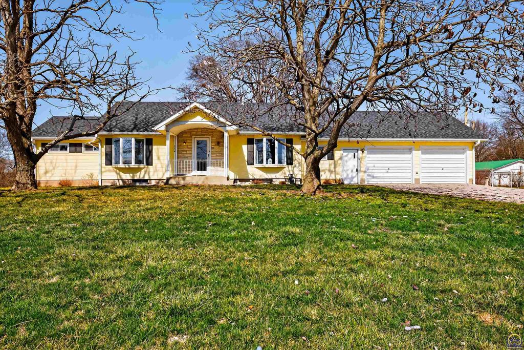 554 W 15th ST, Horton, KS 66439