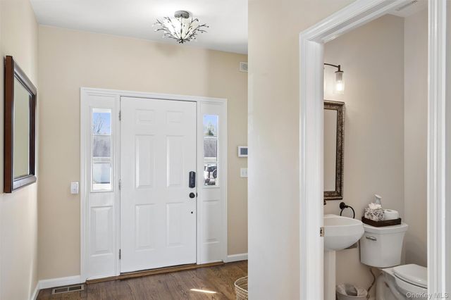 161 Brattle Circle, Melville, NY 11747