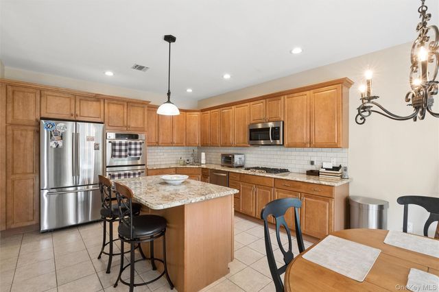 161 Brattle Circle, Melville, NY 11747