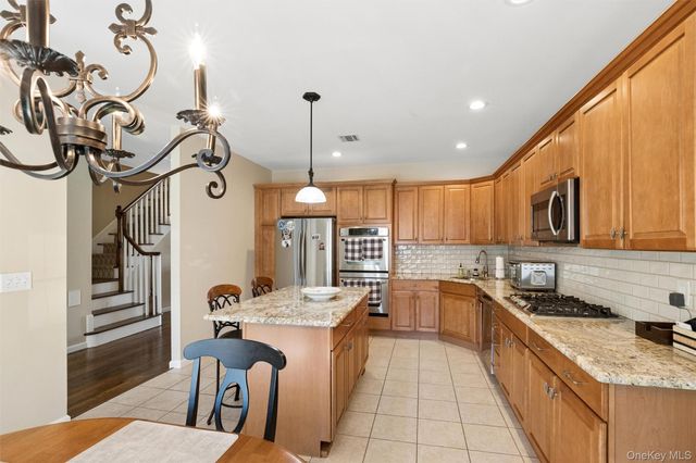 161 Brattle Circle, Melville, NY 11747