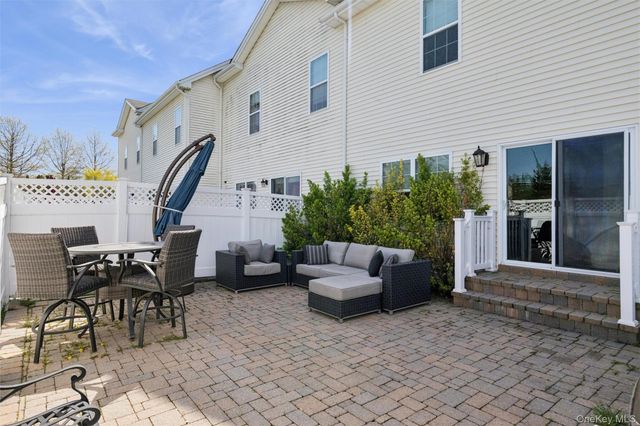 161 Brattle Circle, Melville, NY 11747