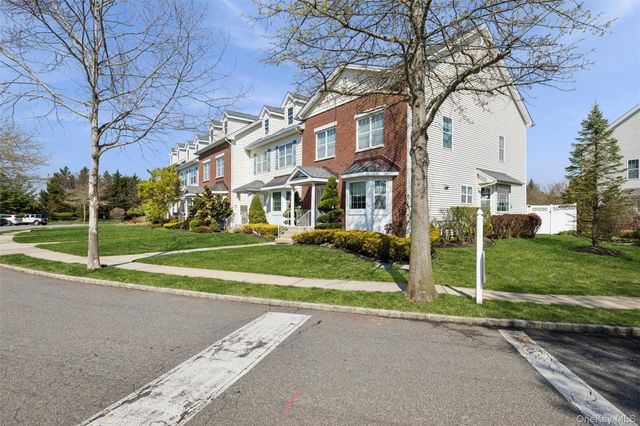161 Brattle Circle, Melville, NY 11747