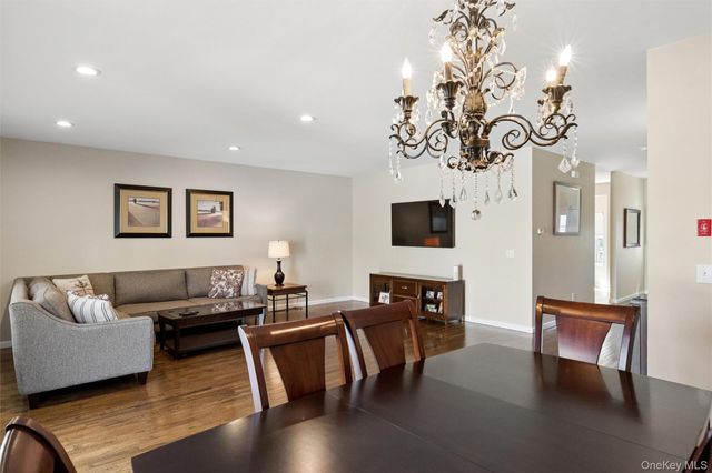 161 Brattle Circle, Melville, NY 11747