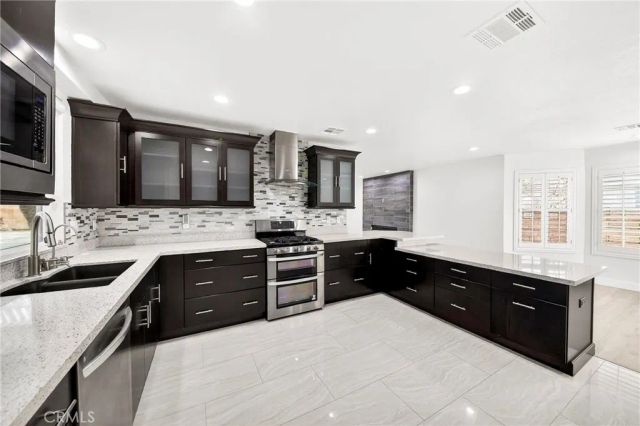 19361 Plummer Street, Northridge, CA 91324