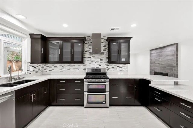 19361 Plummer Street, Northridge, CA 91324