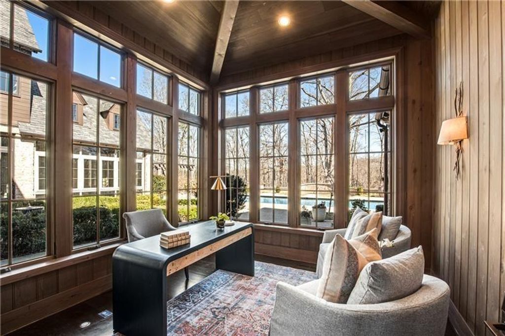 Image 16 of property listing at 560 Lost River Bend, Milton, GA 30004