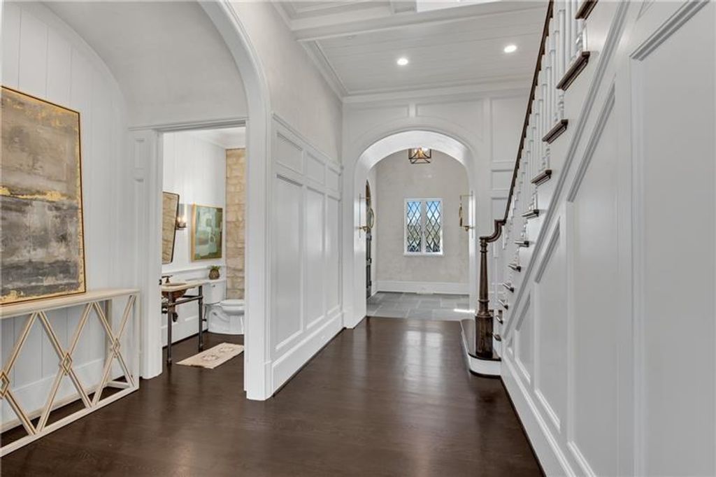Image 21 of property listing at 560 Lost River Bend, Milton, GA 30004