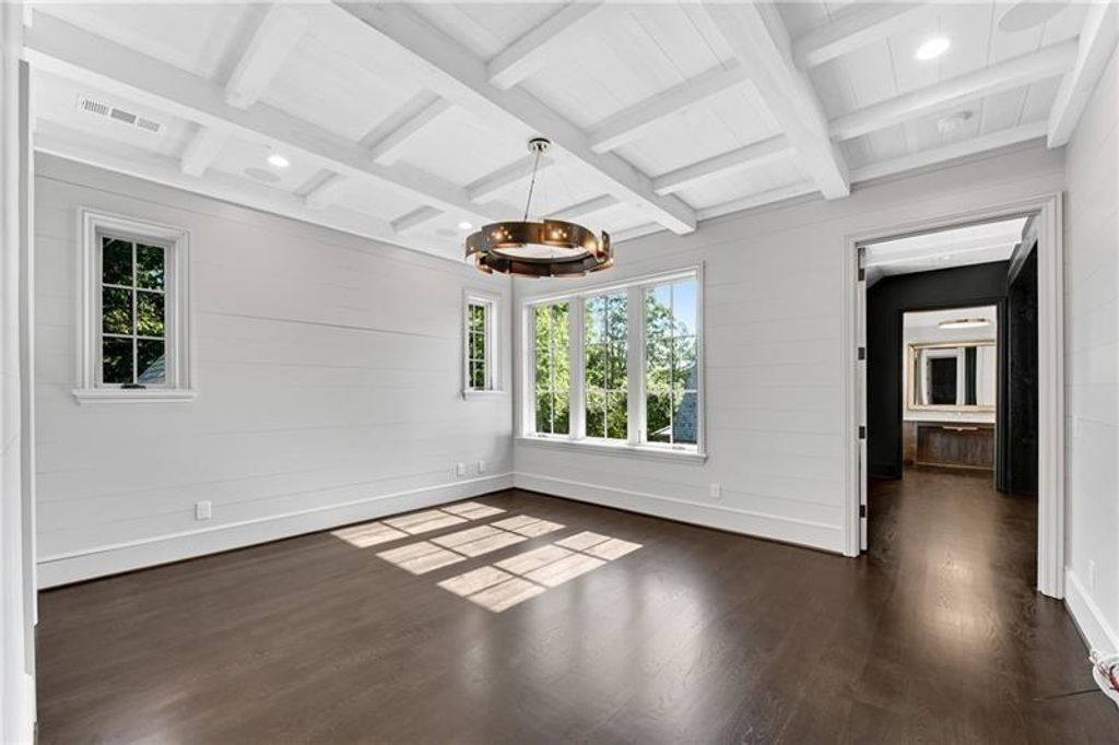 Image 33 of property listing at 560 Lost River Bend, Milton, GA 30004