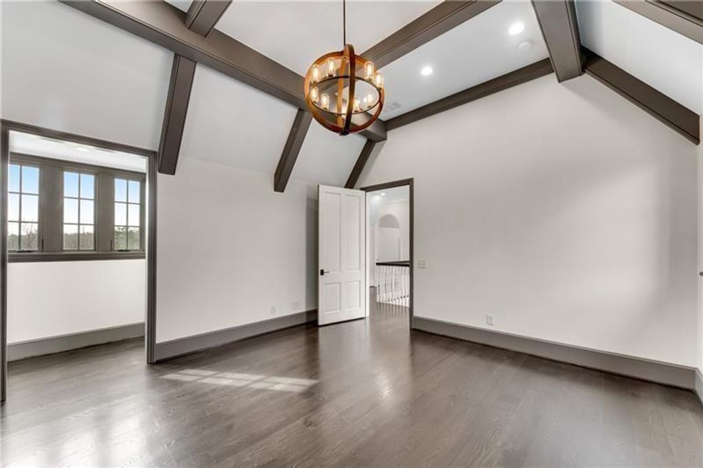 Image 34 of property listing at 560 Lost River Bend, Milton, GA 30004