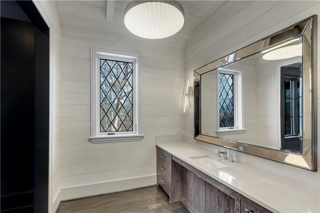 Image 37 of property listing at 560 Lost River Bend, Milton, GA 30004